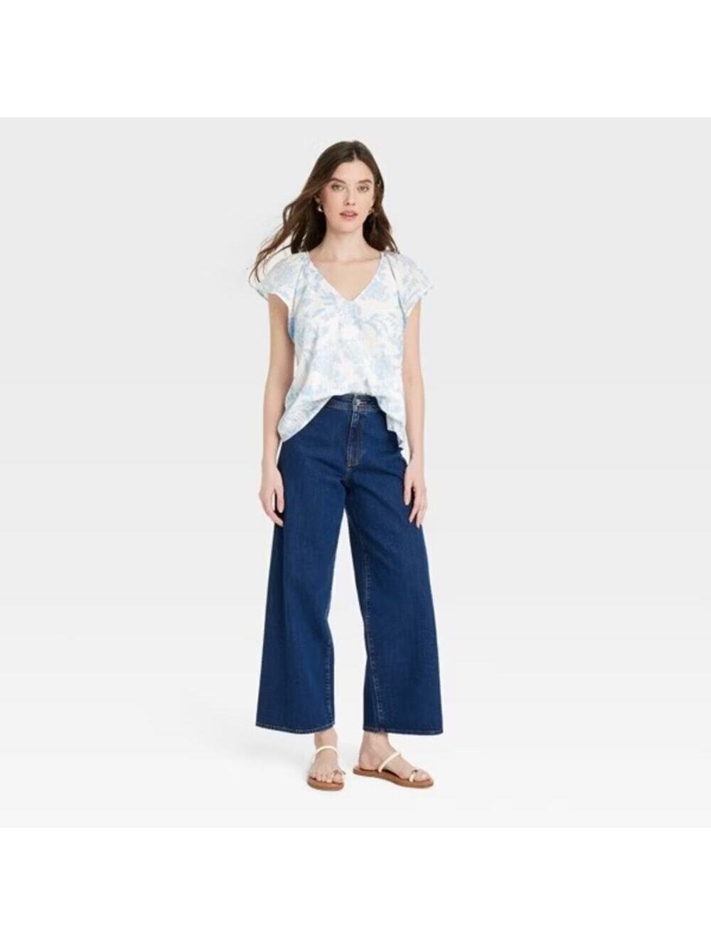 Universal Thread NWOT Women's Flutter Sleeve V-Neck Blouse Blue White Floral XS
